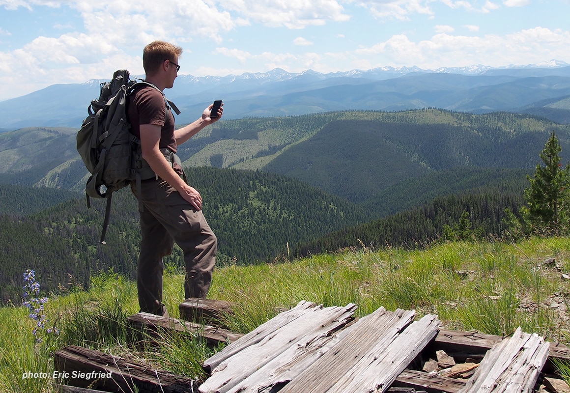 onX Hunt Founder Eric Siegfried refreshes his Map Layers in the Field