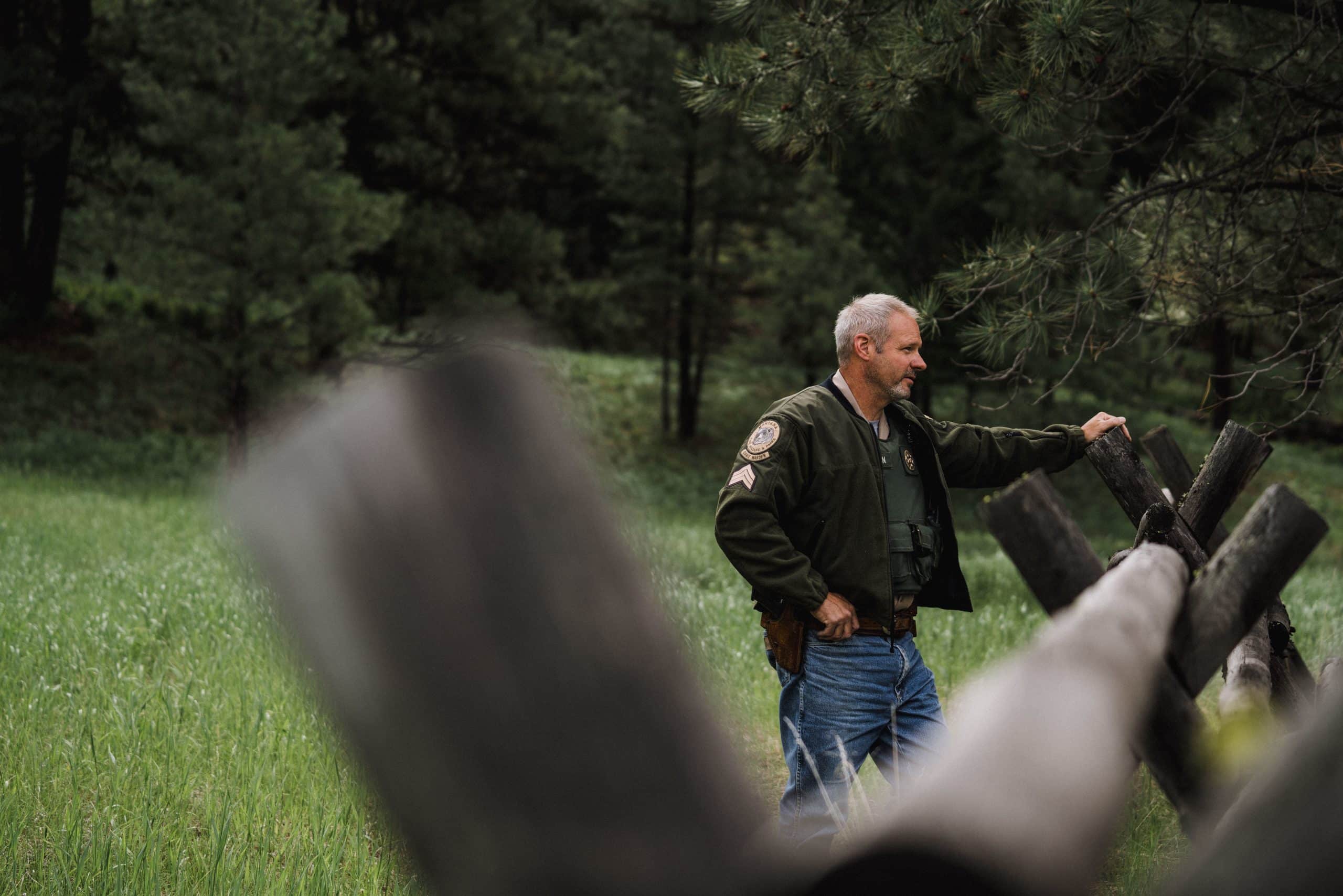 Fish Wildlife and Parks Officer Dan Curtin talks to shed hunters before the mass noon start. Fish Wildlife and Parks Officer Dan Curtin talks to shed hunters before the mass noon start.
