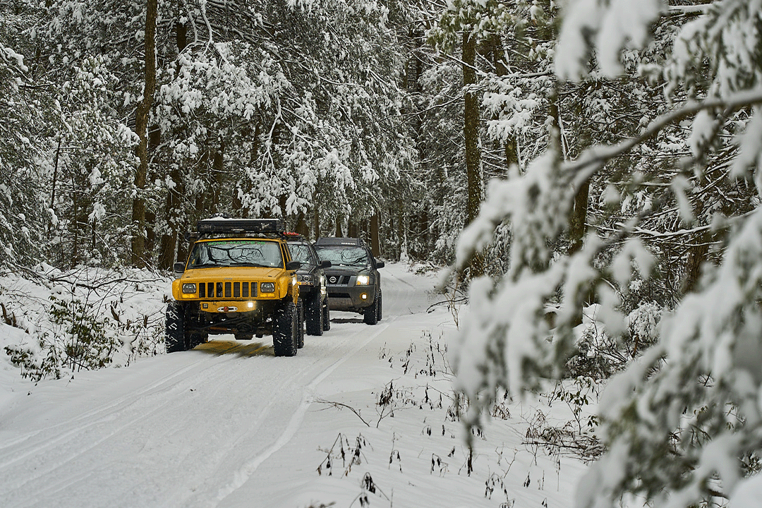 onX Offroad meet the mapper Jeep on a trip in a snowy trail