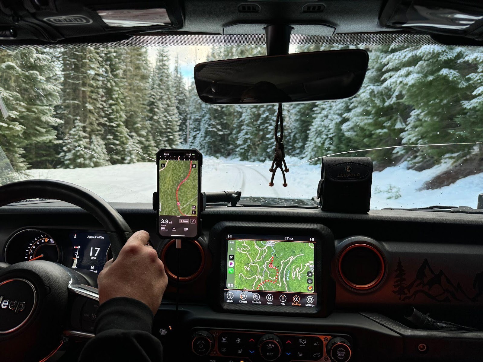onX Offroad being used in CarPlay while on a winter off-road trail 